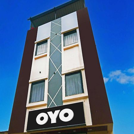 Oyo Flagship Hotel Blue Tick 印多尔 外观 照片