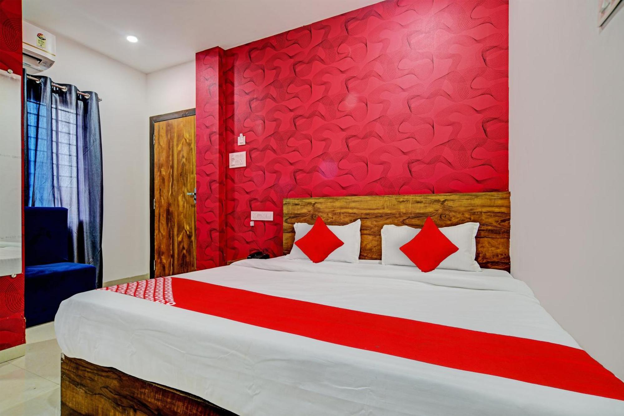 Oyo Flagship Hotel Blue Tick 印多尔 外观 照片